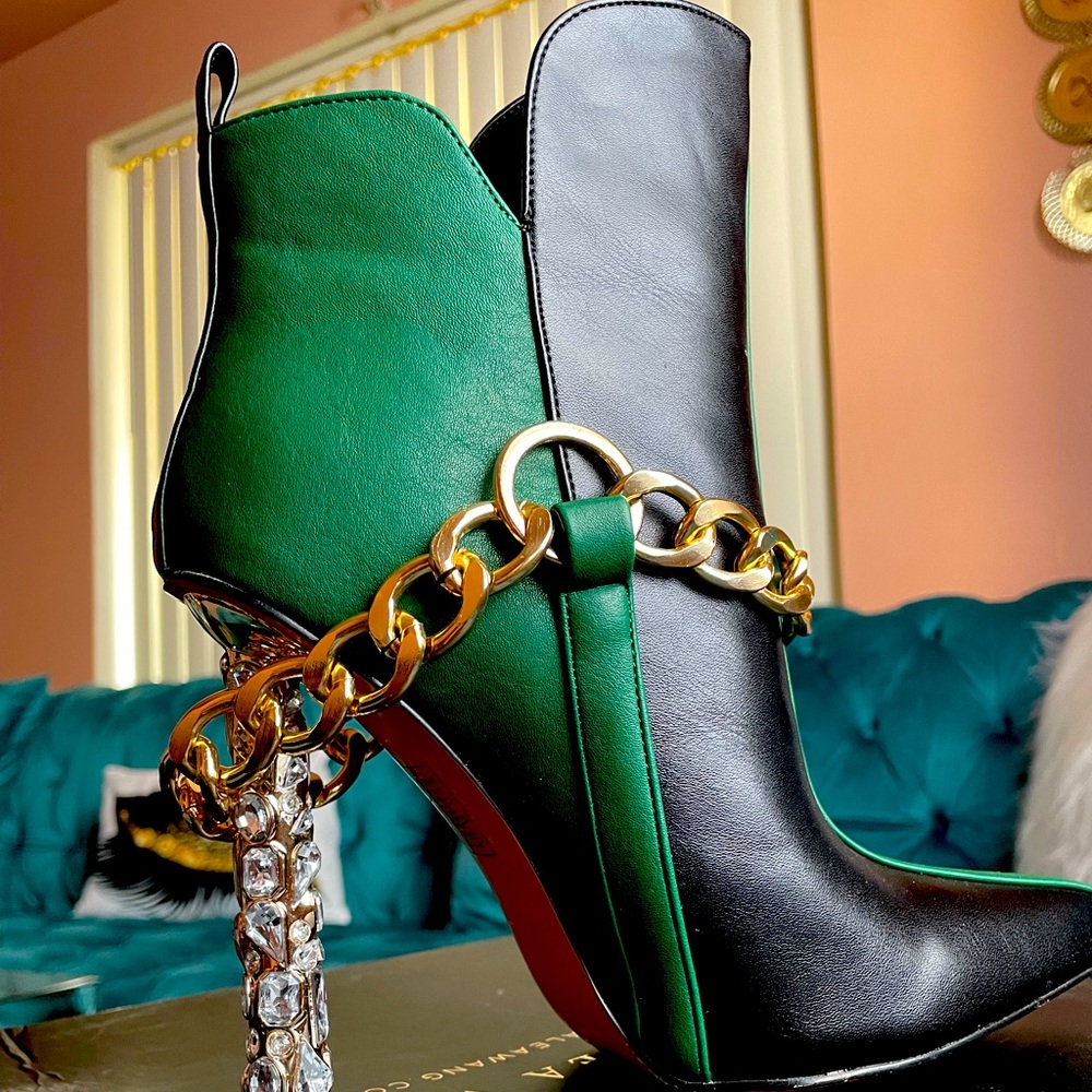 Boot cut! Green and black heels with gold chain and diamonds **Brand New**